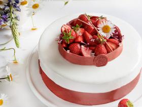 rhubarb_strawberry_cake