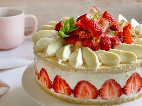 strawberry_elderberry_jelly_cake